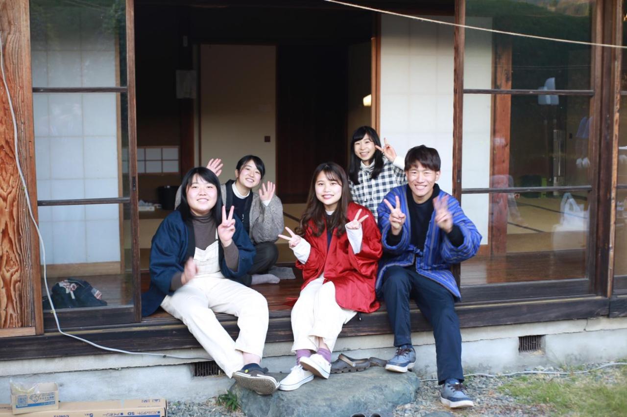 Guest House Yukari Tsuru ภายนอก รูปภาพ