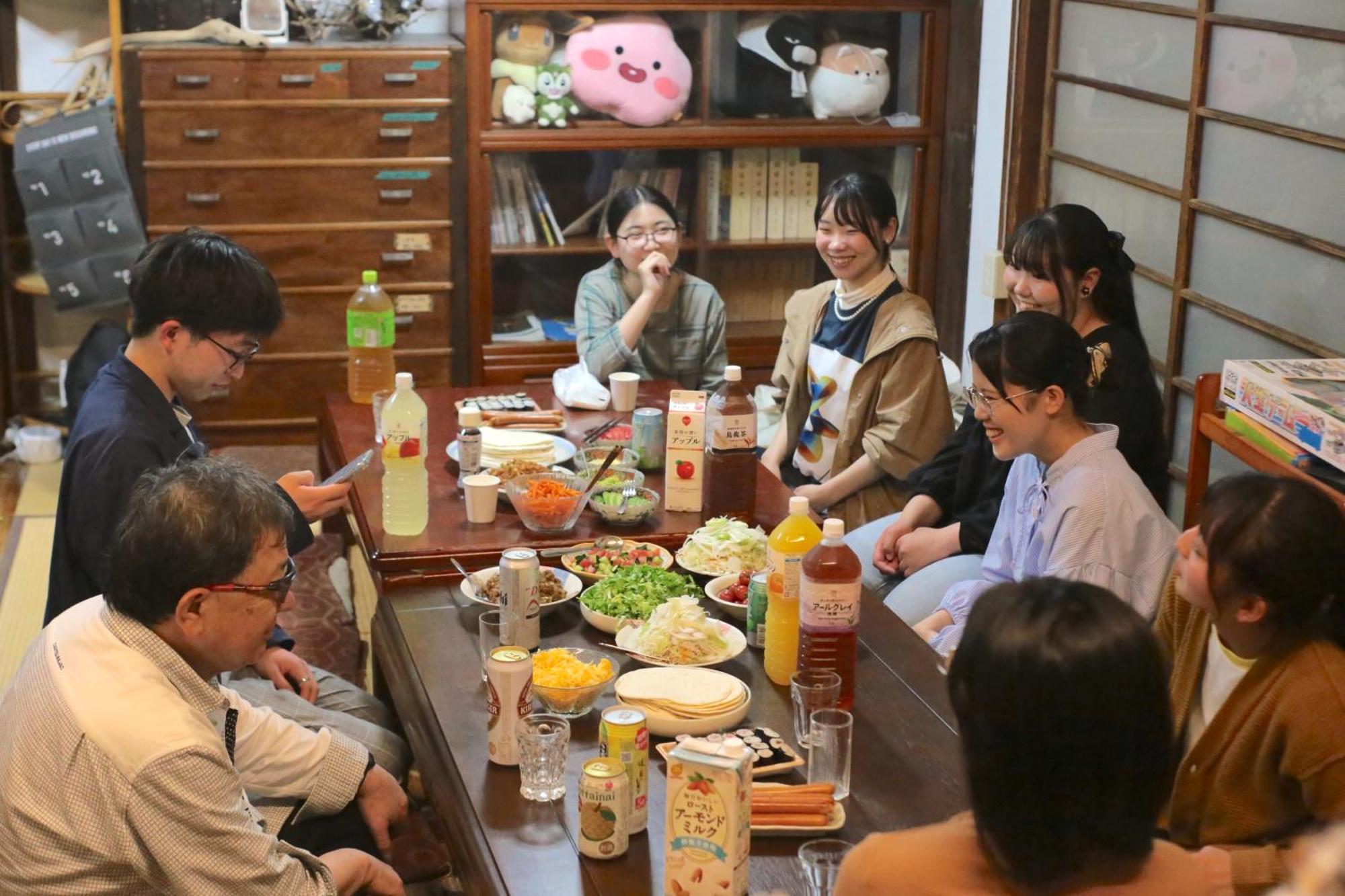 Guest House Yukari Tsuru ภายนอก รูปภาพ
